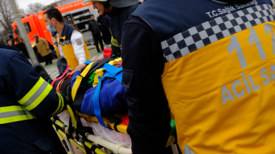 Türkiye’de Acil Sağlık Hizmetleri ve Paramediklerin Görünmez Mücadelesi